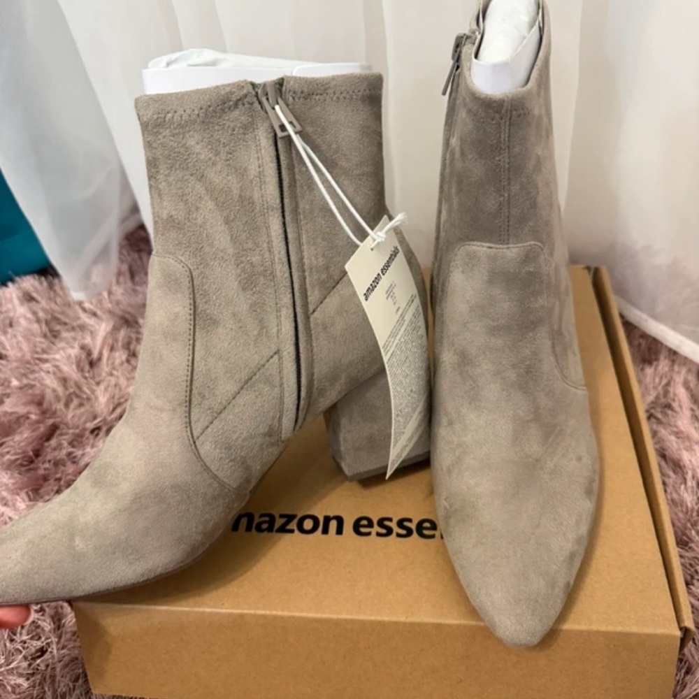 Amazon Essentials Gray Heeled Boots - image 3